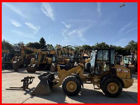 Caterpillar 908M