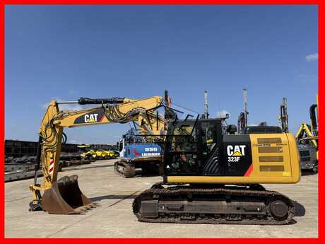 Caterpillar 323 FL
