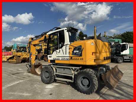 Liebherr A 918 Compact