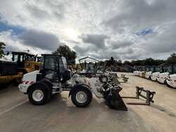 Caterpillar 908M