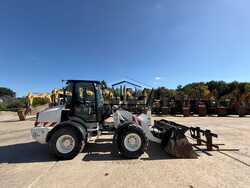 Caterpillar 908M